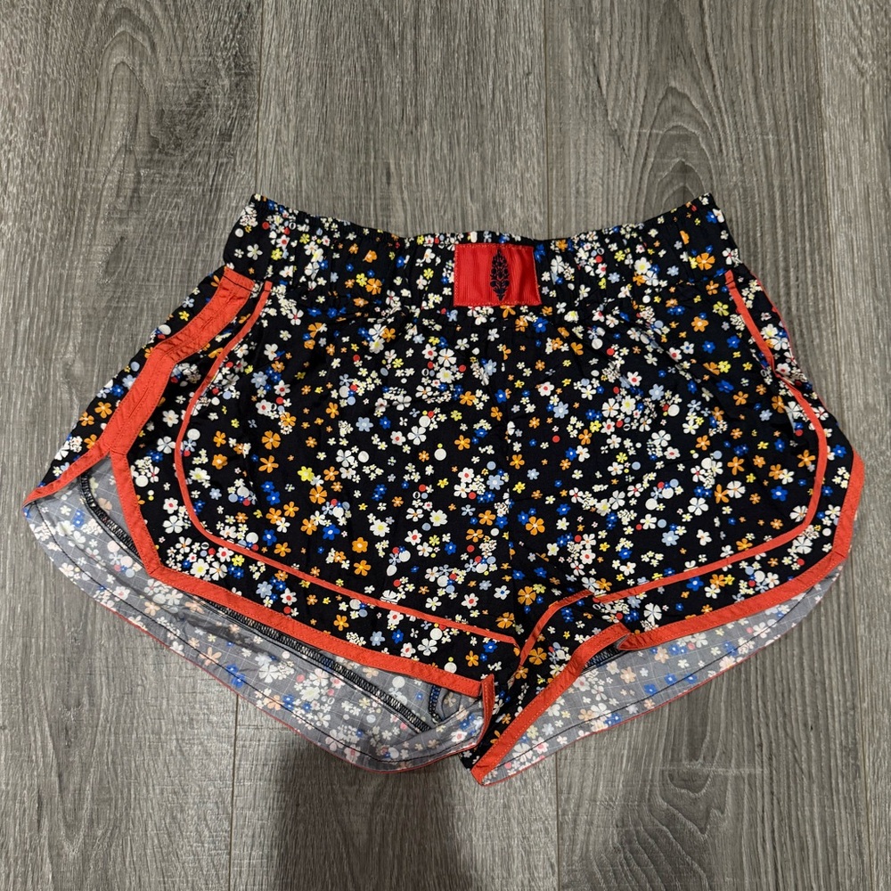 FREE PEOPLE MOVEMENT- FLORAL SHORTS